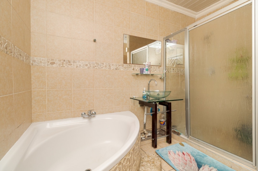 4 Bedroom Property for Sale in Belhar Western Cape